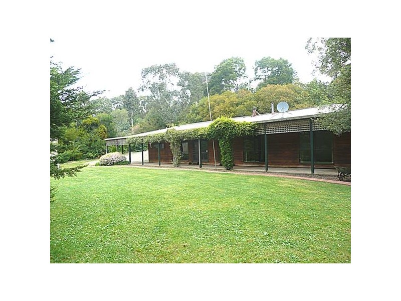 11 Lauren Place, Traralgon South VIC 3844