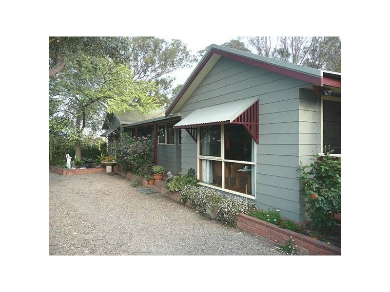 59-61 Sparks Lane, Toongabbie VIC 3856