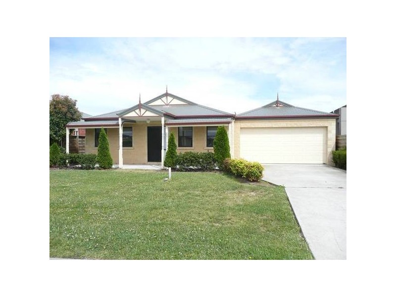 15 Giles Crescent, Traralgon VIC 3844