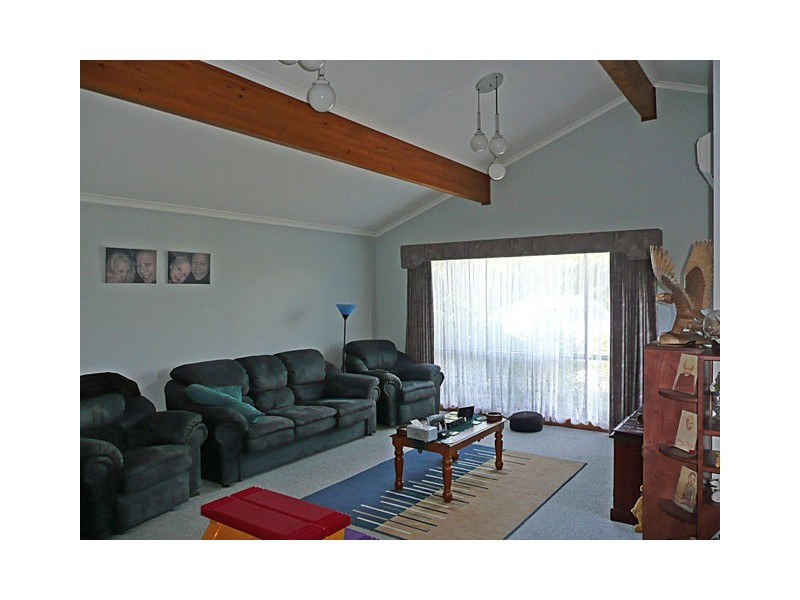 19 Rhodes Court, Glengarry VIC 3854