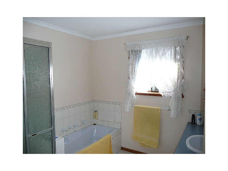 19 Rhodes Court, Glengarry VIC 3854