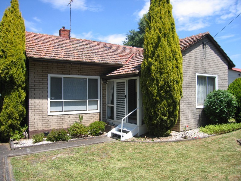12 Centre Avenue, Warragul VIC 3820