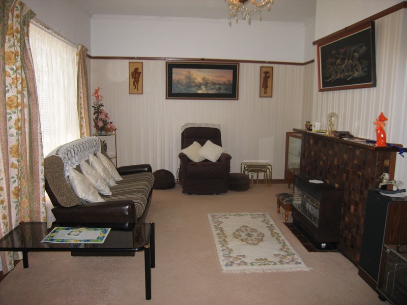 12 Centre Avenue, Warragul VIC 3820
