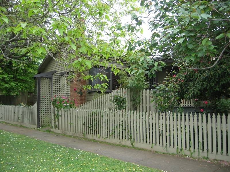 2/102 Albert Road, Warragul VIC 3820
