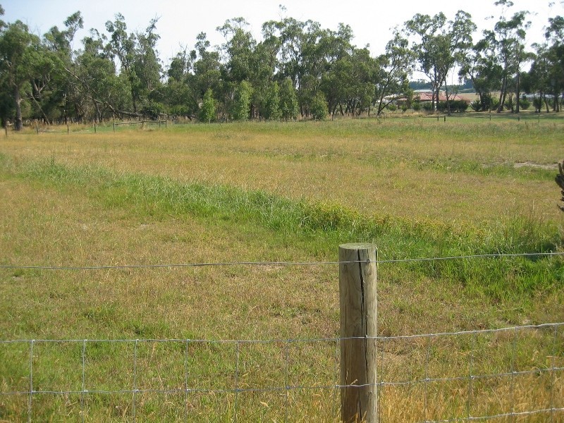 19 Robinhood Way, Drouin VIC 3818