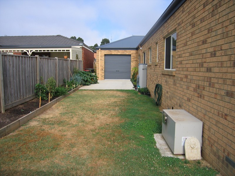 24 Grange Crescent, Warragul VIC 3820