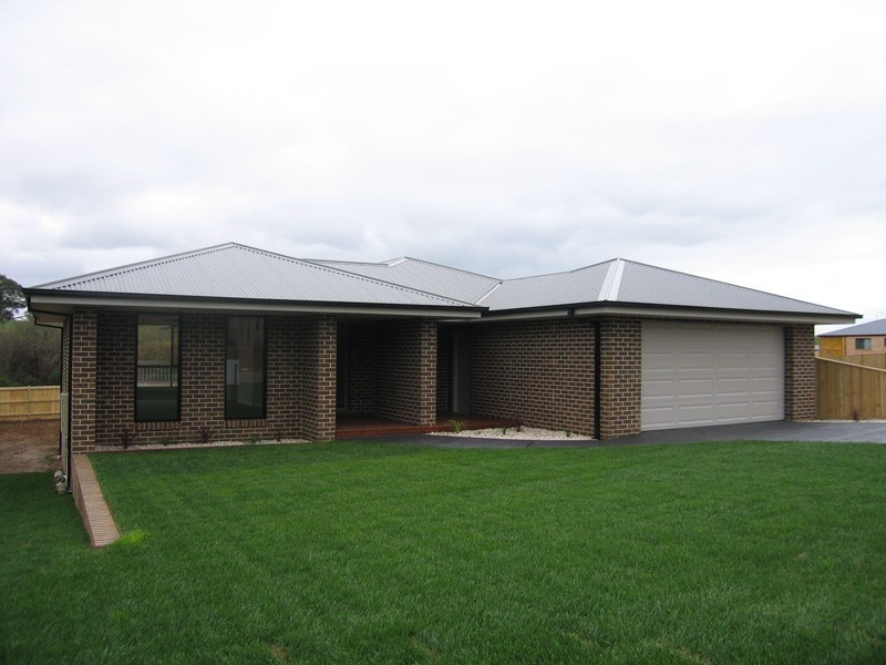 54 Grange Crescent, Warragul VIC 3820