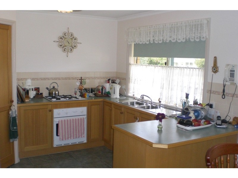 2/a Young Street, Drouin VIC 3818