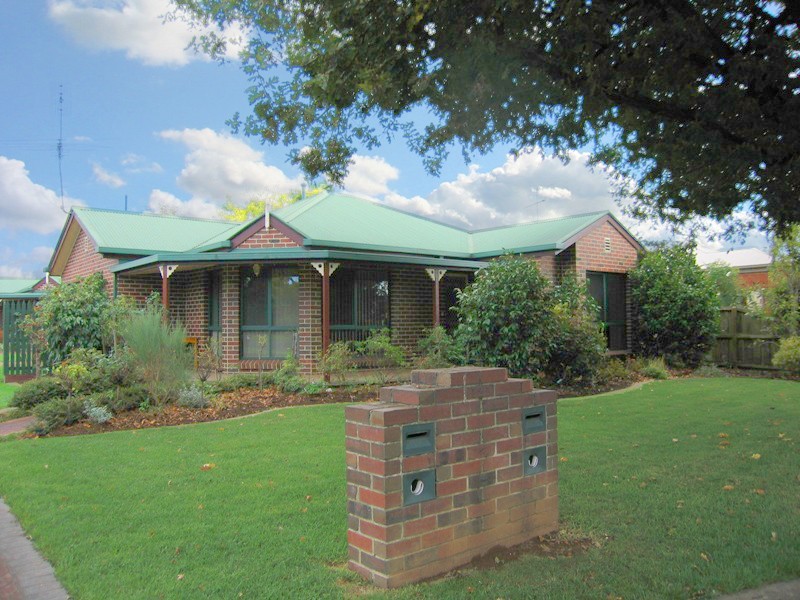 1/121 Normanby Street, Warragul VIC 3820