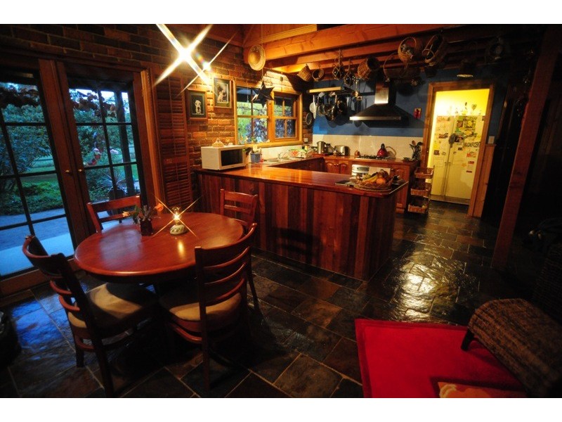 682 Darnum-Allambee, Cloverlea VIC 3822