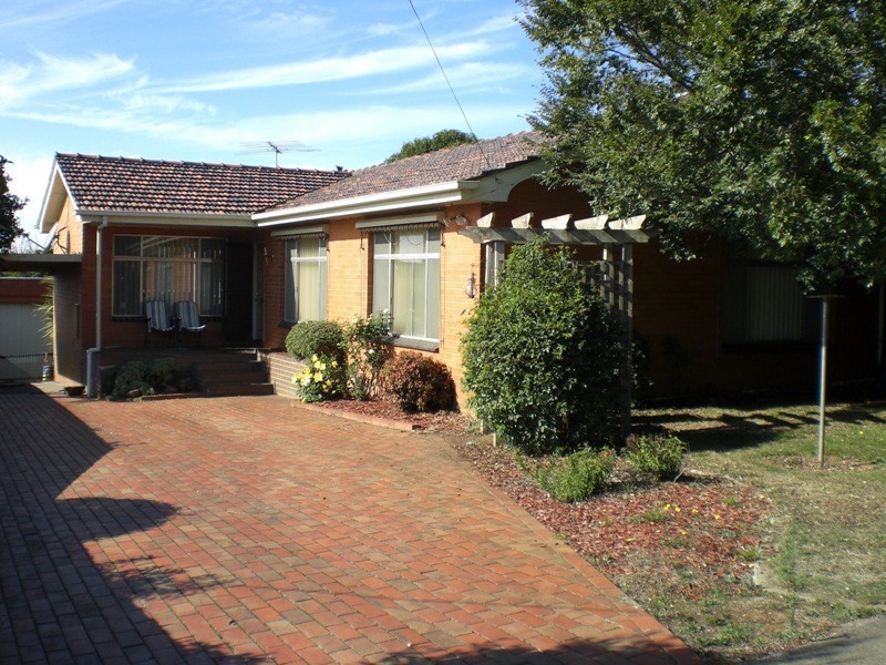 10 Sinclair Street, Warragul VIC 3820