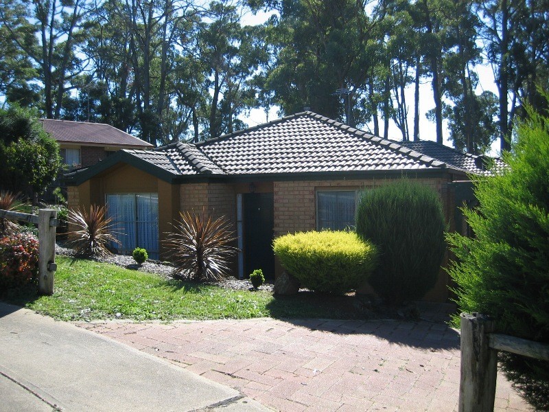 6 Andrew Court, Drouin VIC 3818