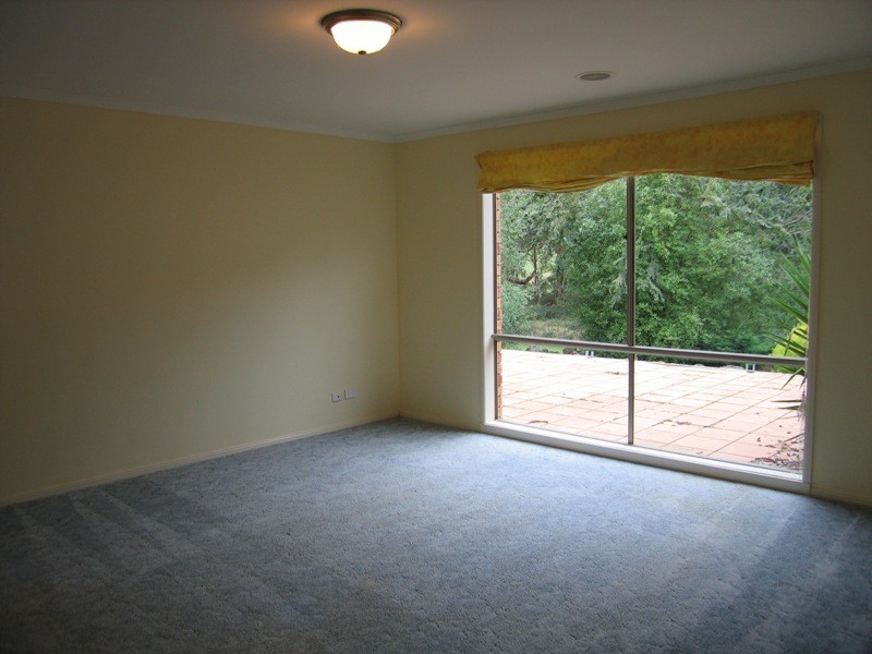 6 Andrew Court, Drouin VIC 3818