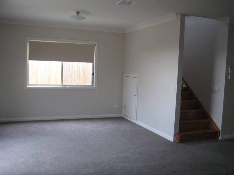 2/8 Hadlow Street, Warragul VIC 3820