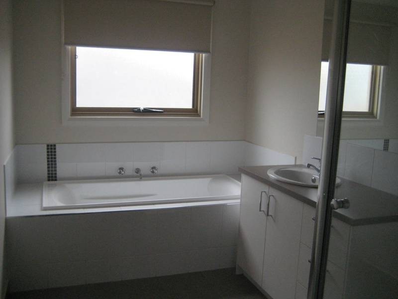 2/8 Hadlow Street, Warragul VIC 3820