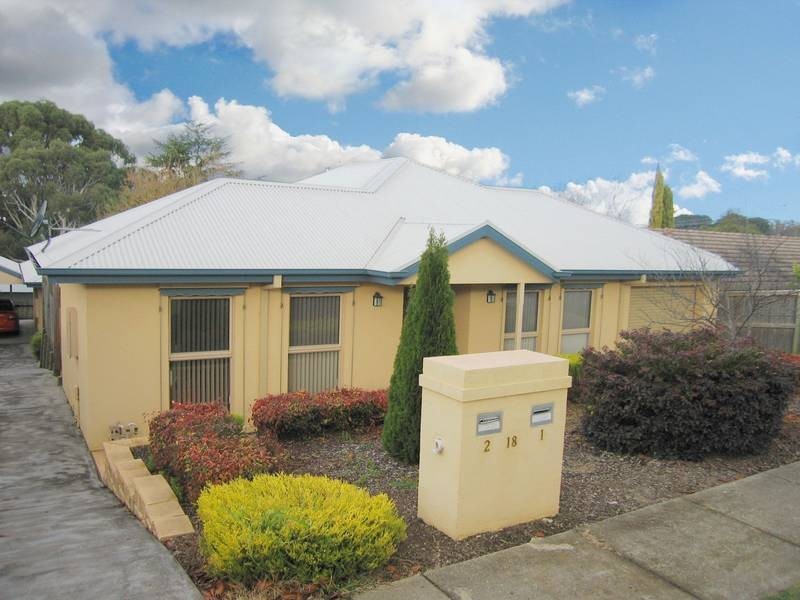 1 & 2/18 Montrose Street, Warragul VIC 3820