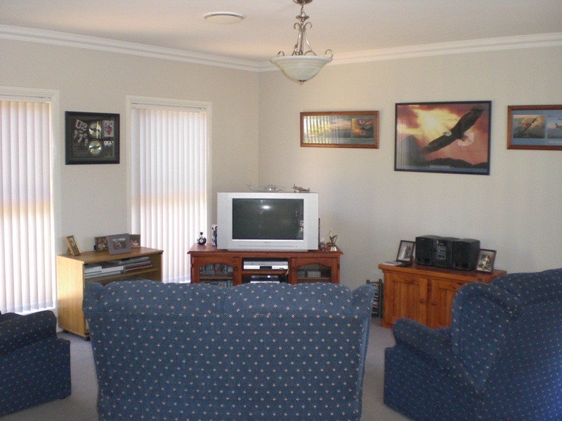 1 & 2/18 Montrose Street, Warragul VIC 3820