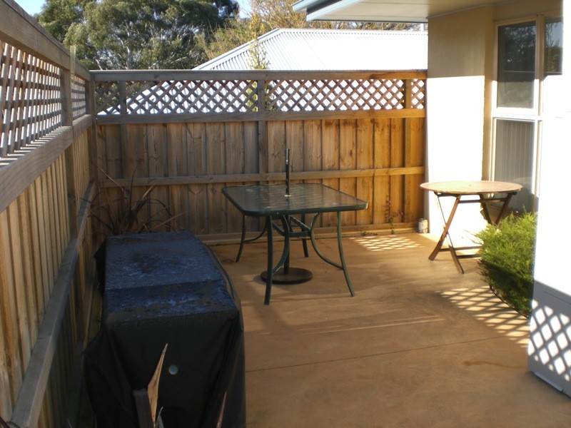 1 & 2/18 Montrose Street, Warragul VIC 3820