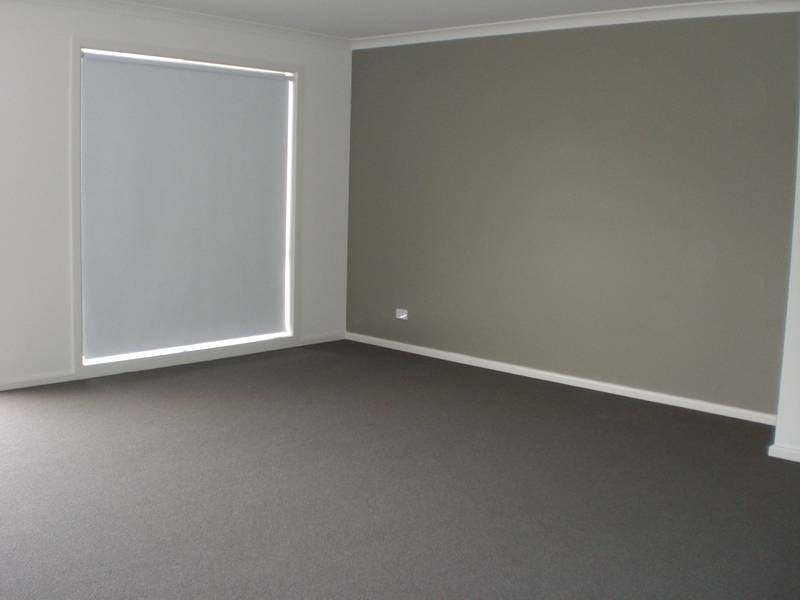 13 Springwater Drive, Drouin VIC 3818