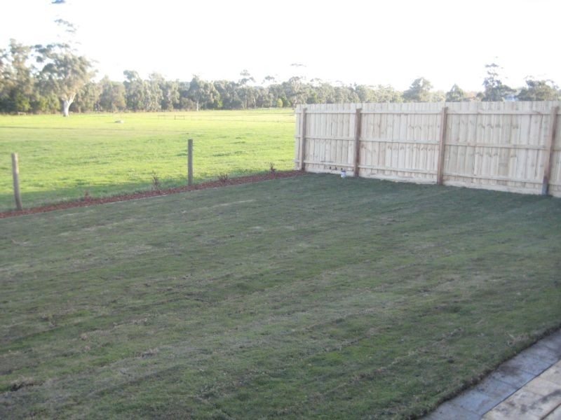 13 Springwater Drive, Drouin VIC 3818