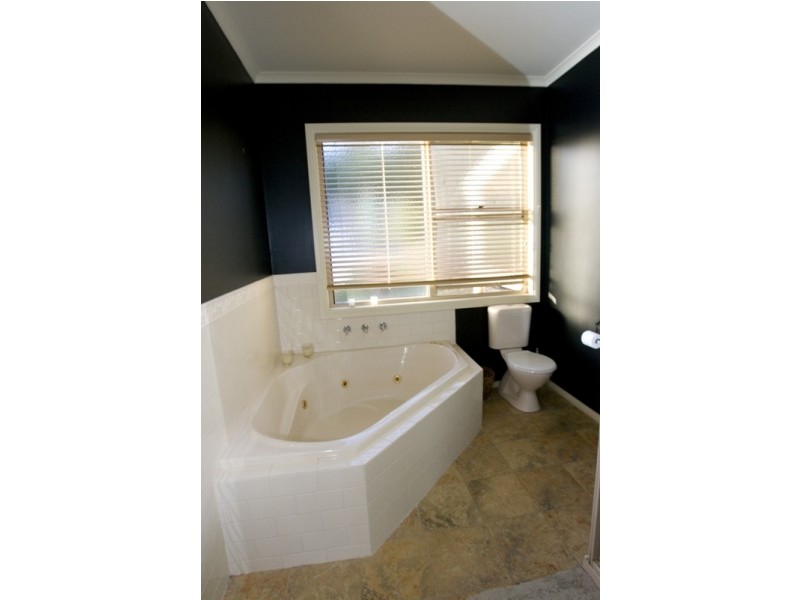 14 Old Sale Road, Buln Buln VIC 3821