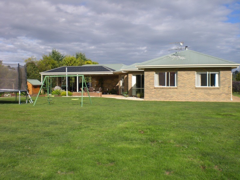 61 Fairway Drive, Drouin VIC 3818