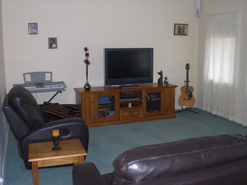 61 Fairway Drive, Drouin VIC 3818