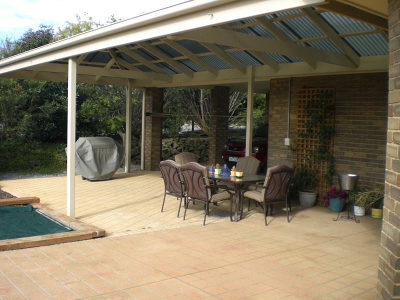 61 Fairway Drive, Drouin VIC 3818