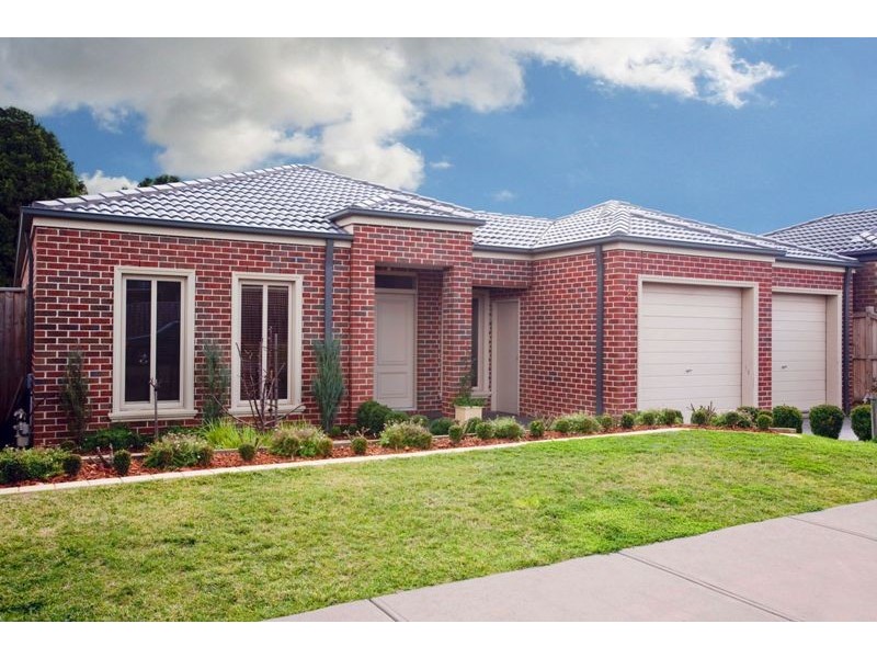 8 Lyndhurst Square, Drouin VIC 3818