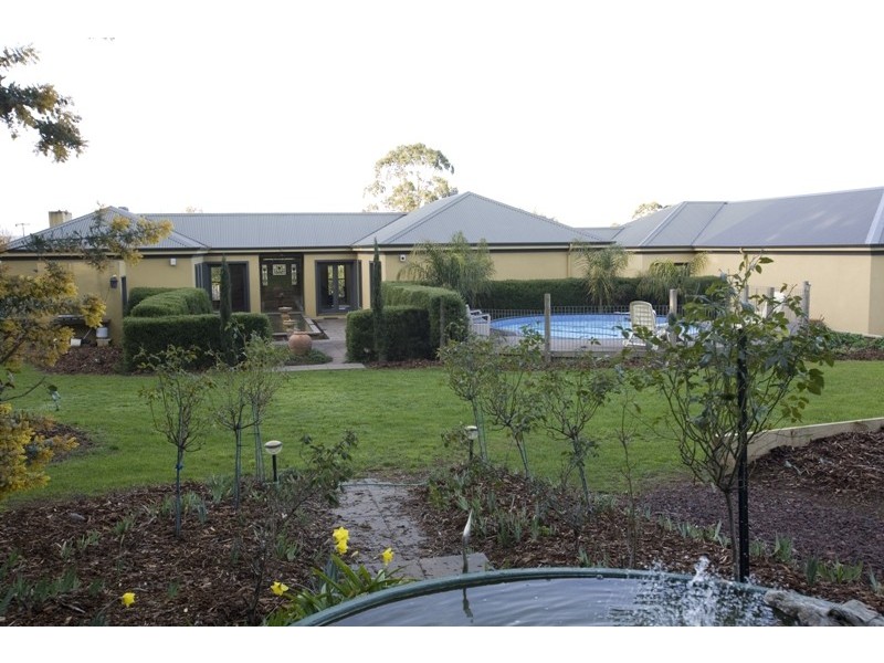 16 Bella Vista Drive, Warragul VIC 3820