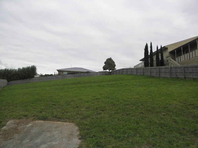 8 Nicolas Court, Warragul VIC 3820