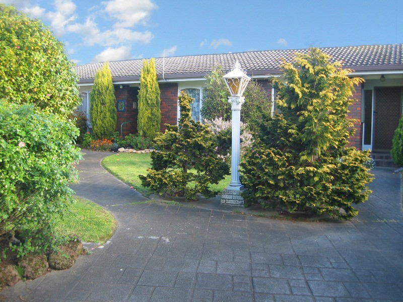 3/6 Bank Place, Drouin VIC 3818