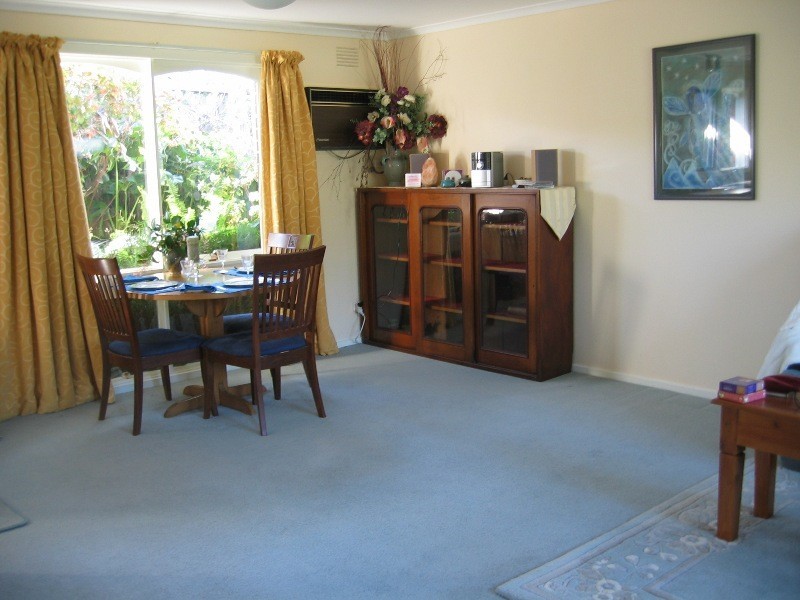 3/6 Bank Place, Drouin VIC 3818