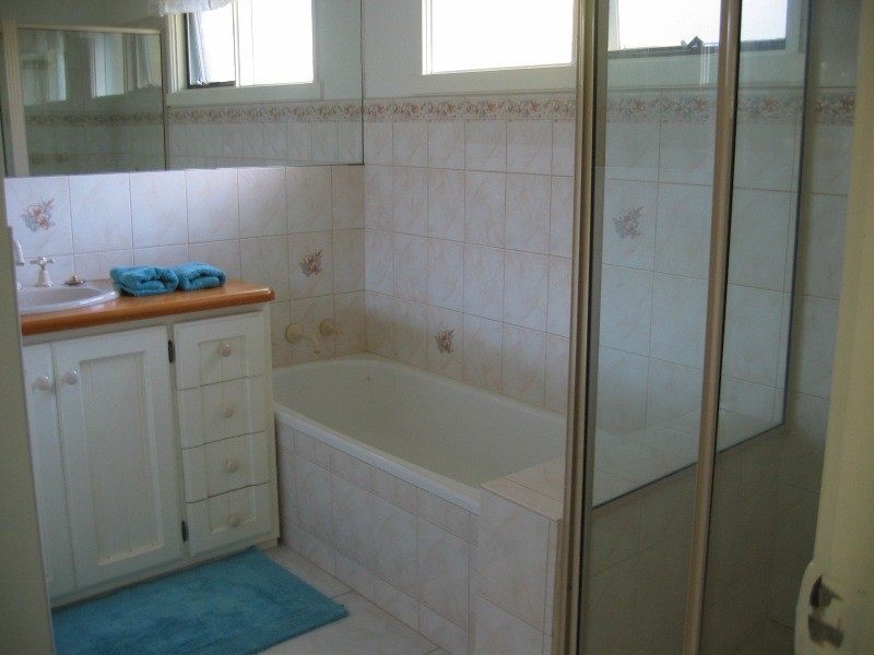 3/6 Bank Place, Drouin VIC 3818