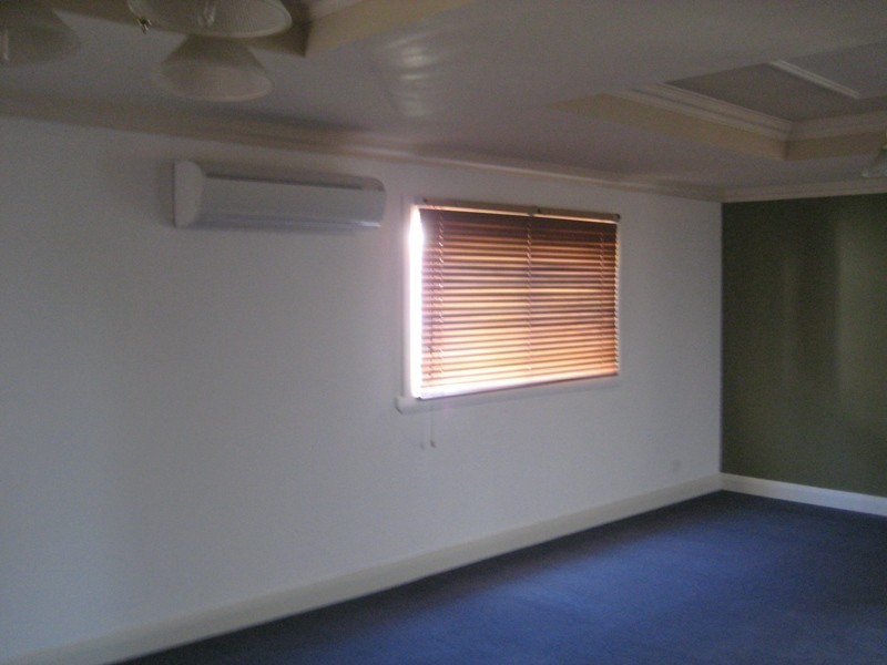 6 Lampards Road, Drouin VIC 3818