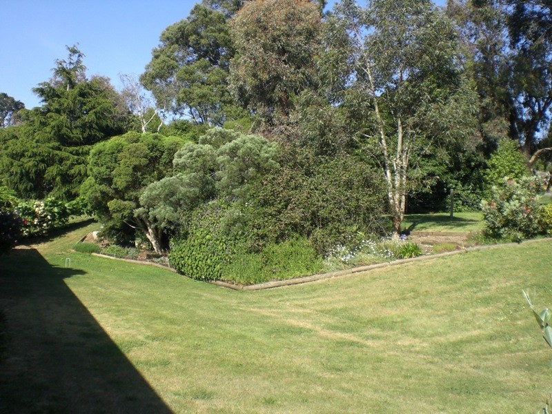 4 Pine Grove, Warragul VIC 3820