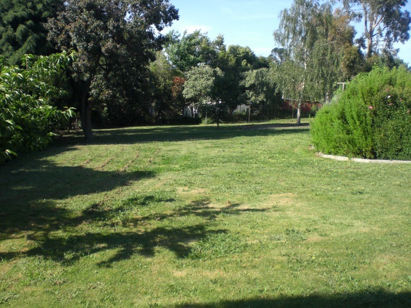 4 Pine Grove, Warragul VIC 3820