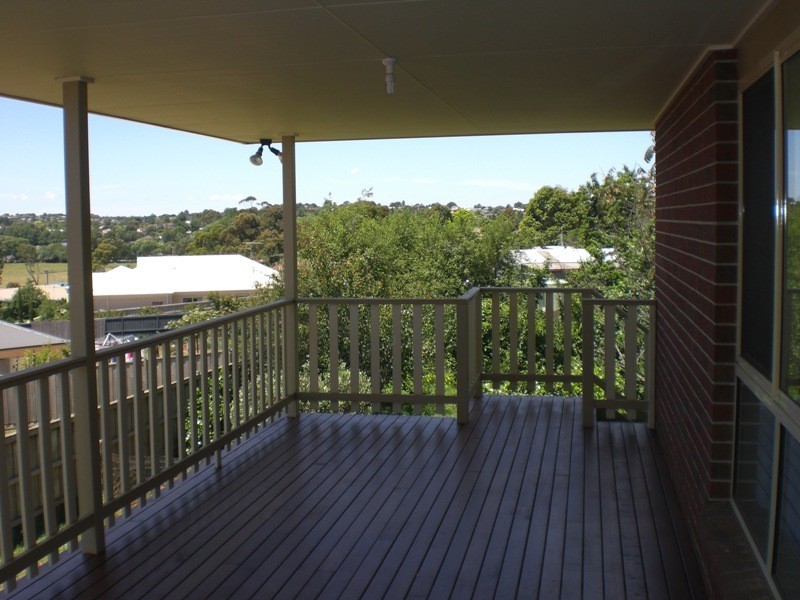 16 Grange Crescent, Warragul VIC 3820