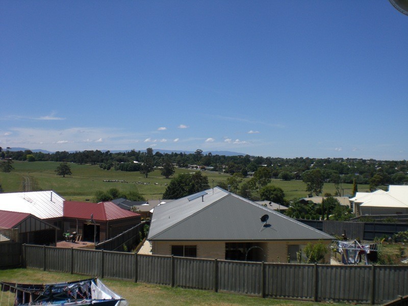 16 Grange Crescent, Warragul VIC 3820