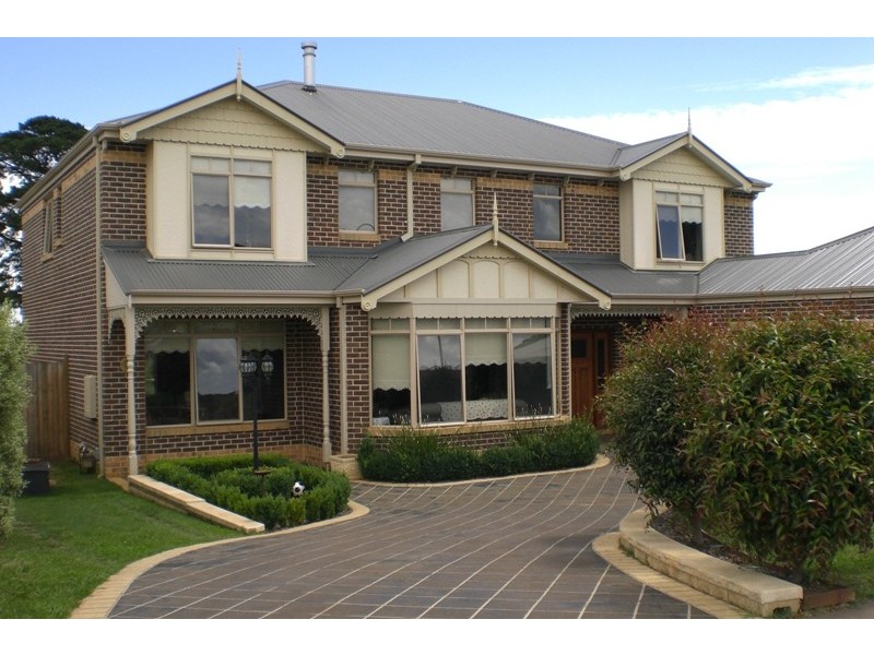 3 Lyndhurst Square, Drouin VIC 3818