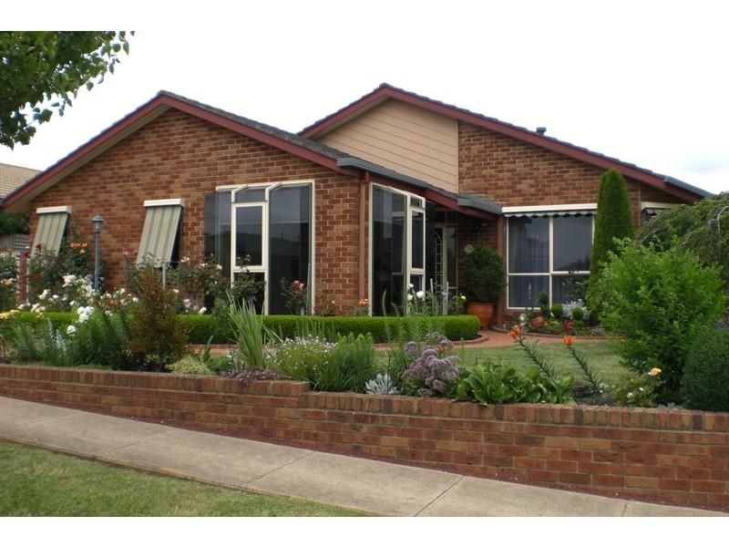 2 Amber Place, Warragul VIC 3820