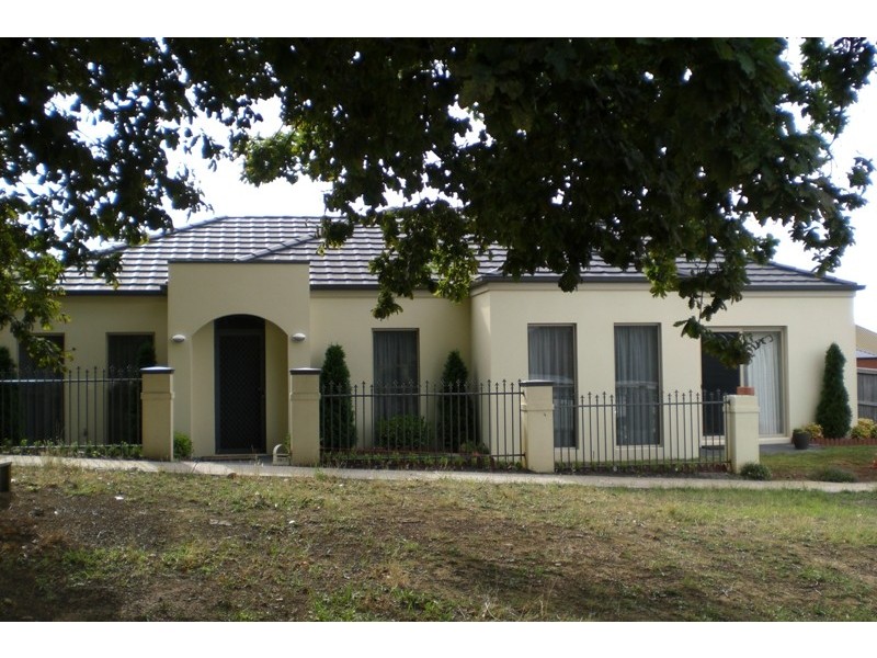 1/2/ Bowen Street, Warragul VIC 3820