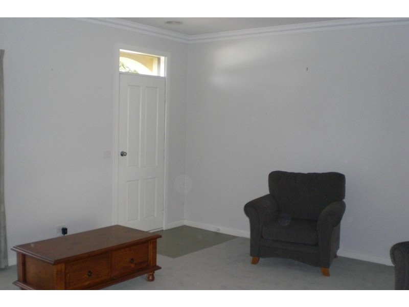 1/2/ Bowen Street, Warragul VIC 3820