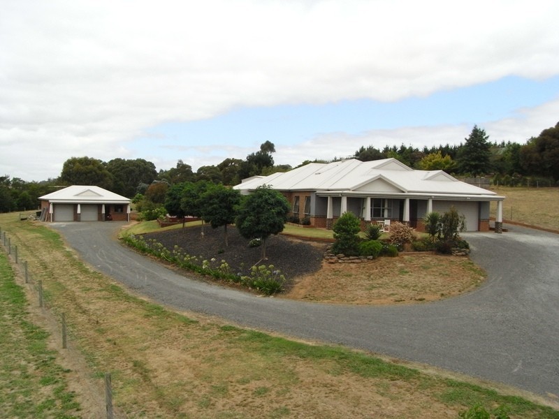 14 Settlers Rise, Drouin VIC 3818