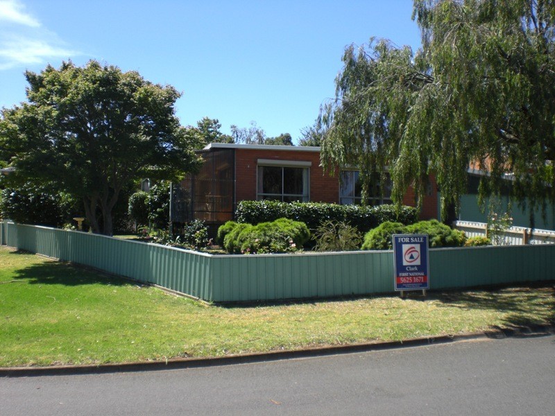 12 Francis Avenue, Drouin VIC 3818