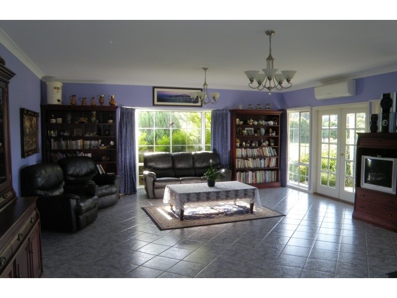70 Gleesons Road, Jindivick VIC 3818