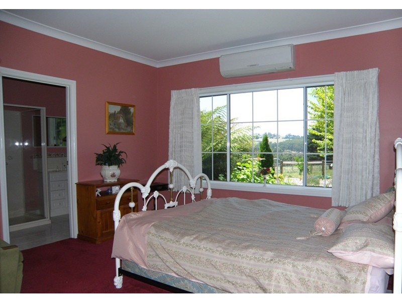 70 Gleesons Road, Jindivick VIC 3818