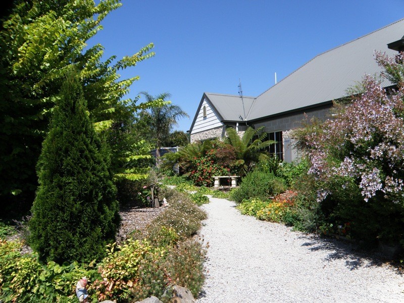 70 Gleesons Road, Jindivick VIC 3818