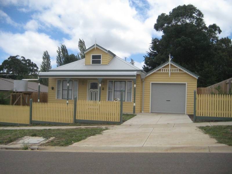 22 Palm Square, Drouin VIC 3818