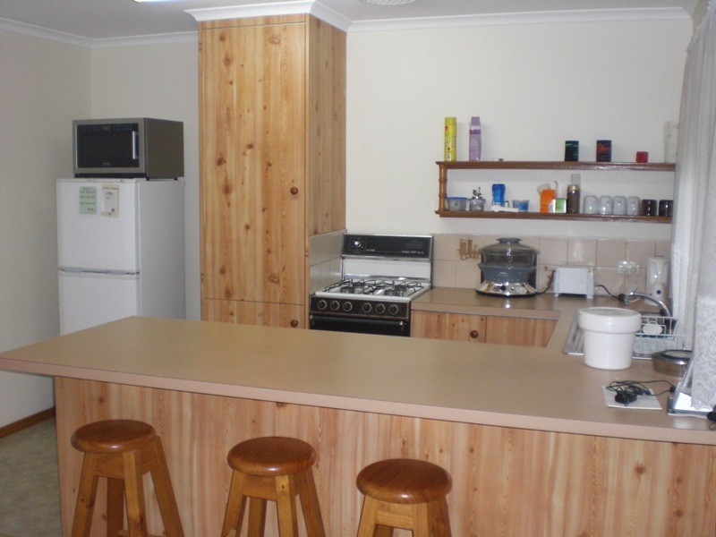 2/14 Calway Street, Drouin VIC 3818